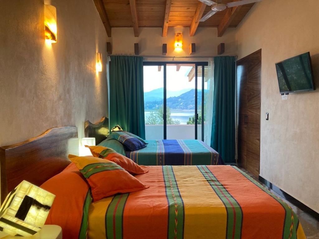 Hospedaje Anturios Valle De Bravo Exteriör bild