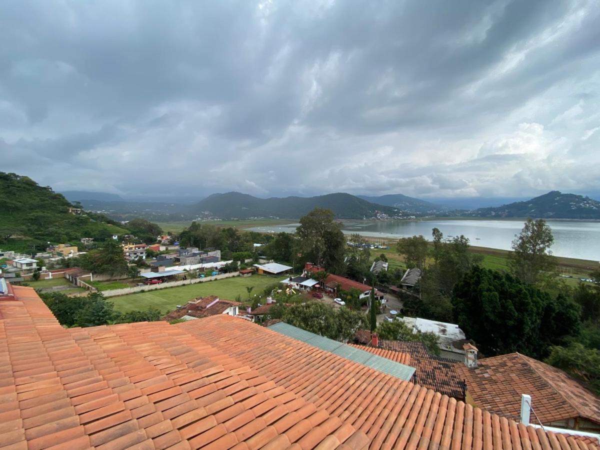 Hospedaje Anturios Valle De Bravo Exteriör bild